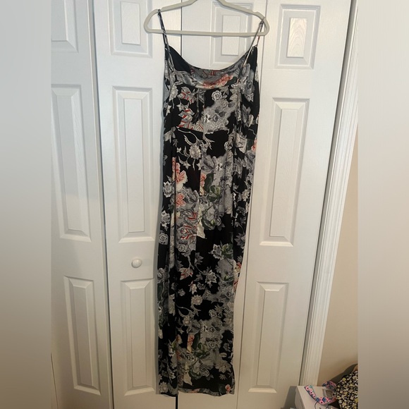 NWT Fashion Nova Talita Black Floral Dress, size 1x - Picture 5 of 7